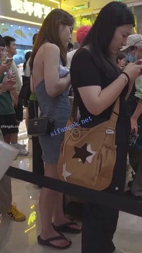 (BC-AA-602)少妇的内裤就是骚..露背牛仔裙少妇两侧露毛连一起【1V】【447M】