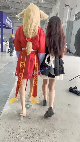 【KFC】精神小妹和闺蜜逛街·短裙淡灰色内内前后CD【1V】【374M】 4 【KFC】精神小妹和闺蜜逛街·短裙淡灰色内内前后CD【1V】【374M】 4