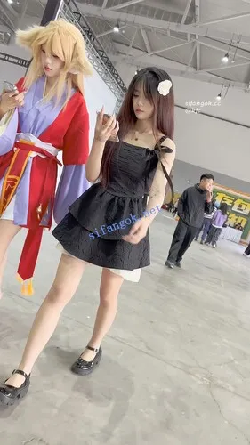 【KFC】精神小妹和闺蜜逛街·短裙淡灰色内内前后CD【1V】【374M】 7 【KFC】精神小妹和闺蜜逛街·短裙淡灰色内内前后CD【1V】【374M】 7