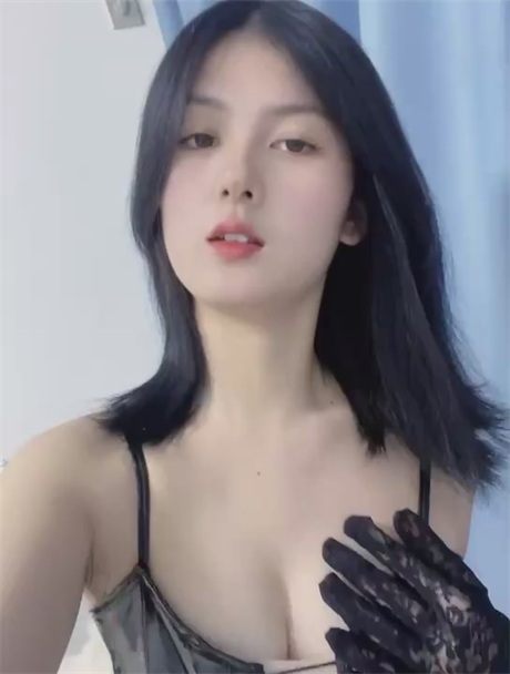 ❣️推荐❣️抖音极品嫩妹【月亮】初恋脸，极品奶子，奶头粉嫩，好漂亮的蝴蝶逼【21V】【1.71G】 6